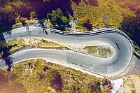 Eine Strasse in den Bergen