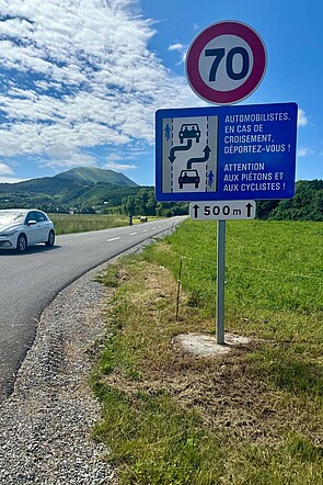 Strassenschild in Frankreich.
