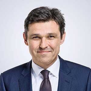 Pro Contra E-Bikes für Kinder. Matthias Aebischer ist dafür.