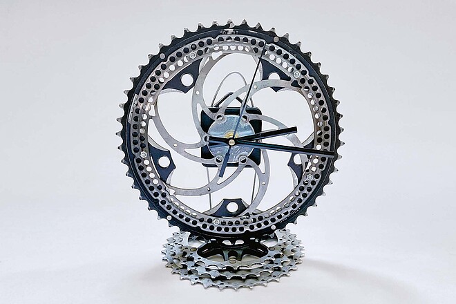 Eine Uhr als alten Veloteilen