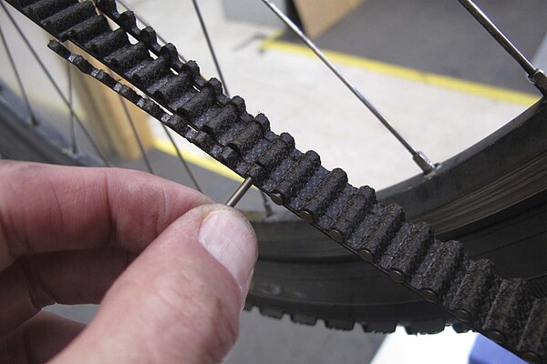 Test Veer Split Belt Umbau. Riemen mit Nieten.