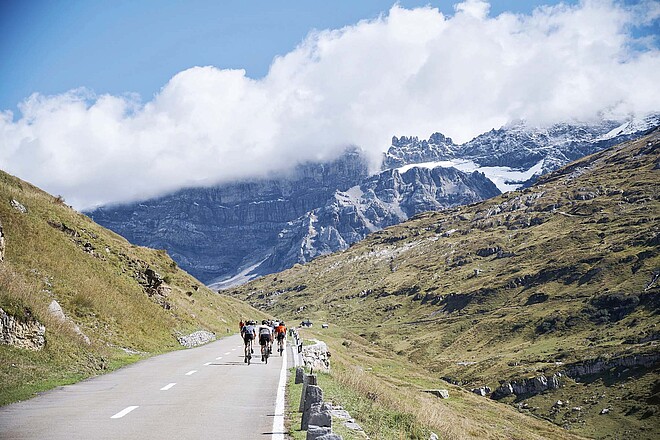 Nach einer wechselvollen Geschichte scheinen autofreie Tage bei  Schweizer Pässen endlich angekommen zu sein. 