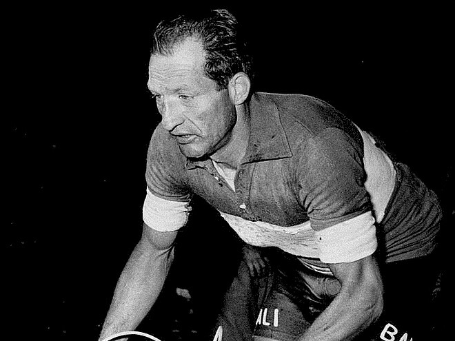 Gino Bartali auf dem Rennrad