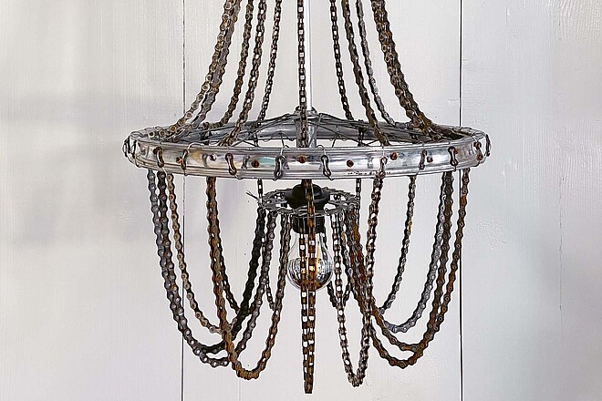 Kronleuchter aus alten Fahrradteilen. 