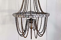 Kronleuchter aus alten Fahrradteilen. 