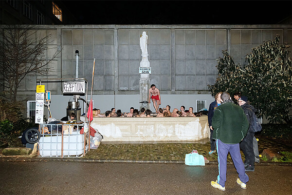 39 Grad warm sollen die Brunnen nach dem mehrstündigen Beheizen werden.